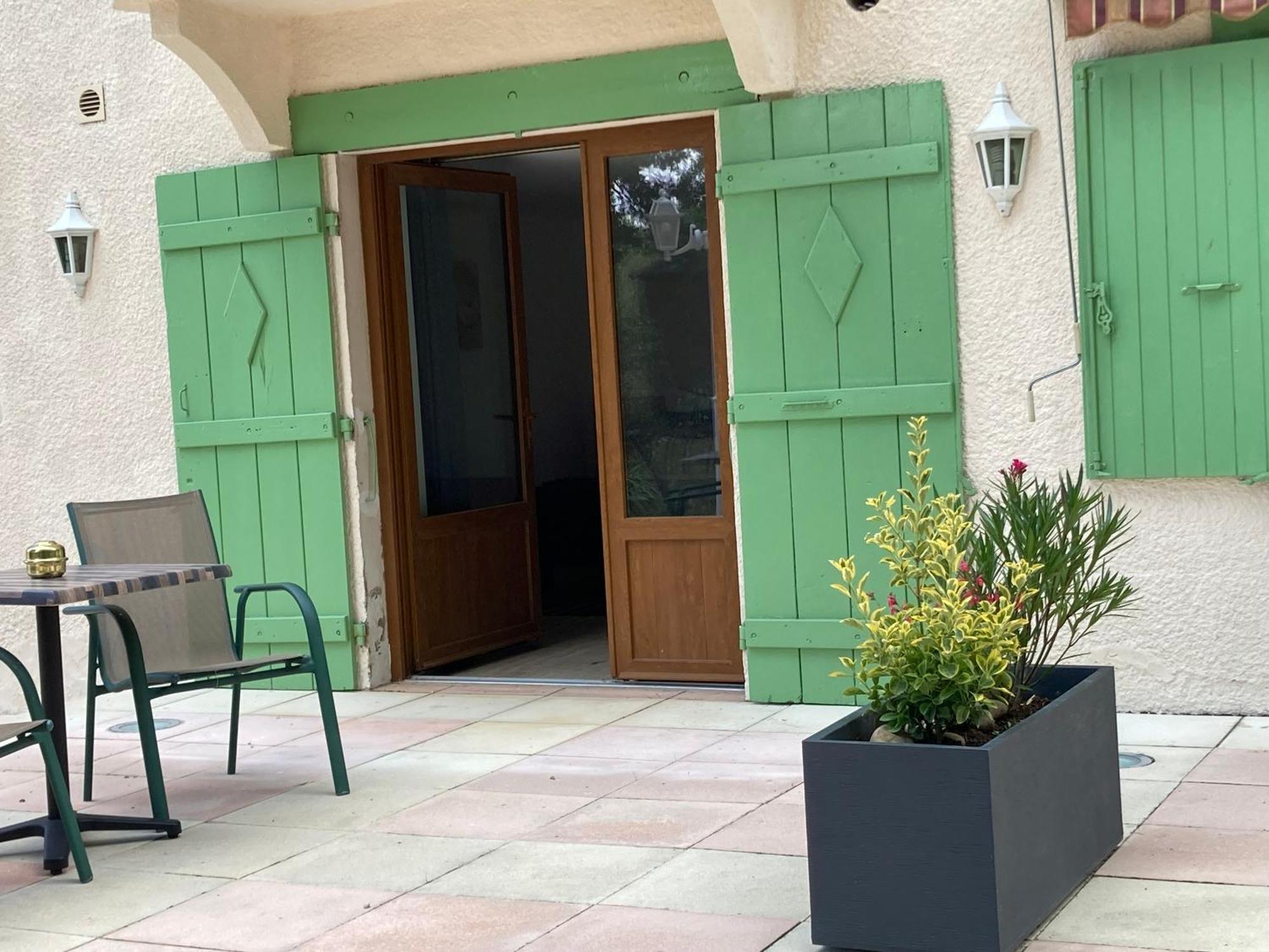 Pavillon De L'Etang Lägenhet Châteauneuf-du-Rhône Exteriör bild